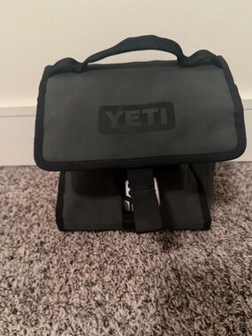 Yeti Black Soft Cooler Pouch with Top Handle